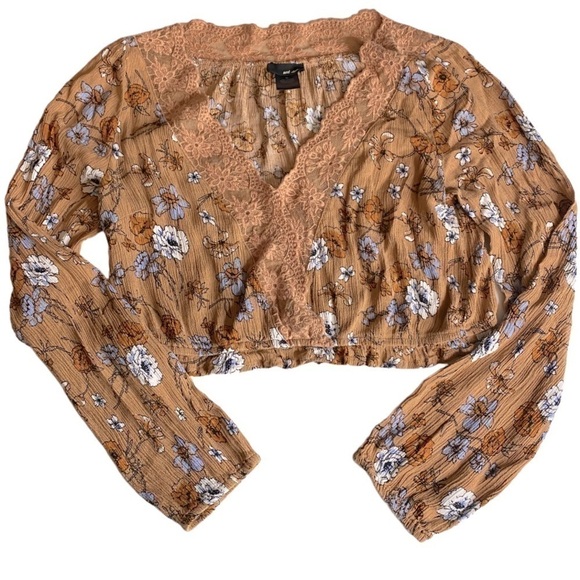 WET SEAL FLORAL LACE CROPPED BLOUSE SIZE MEDIUM - Picture 1 of 3